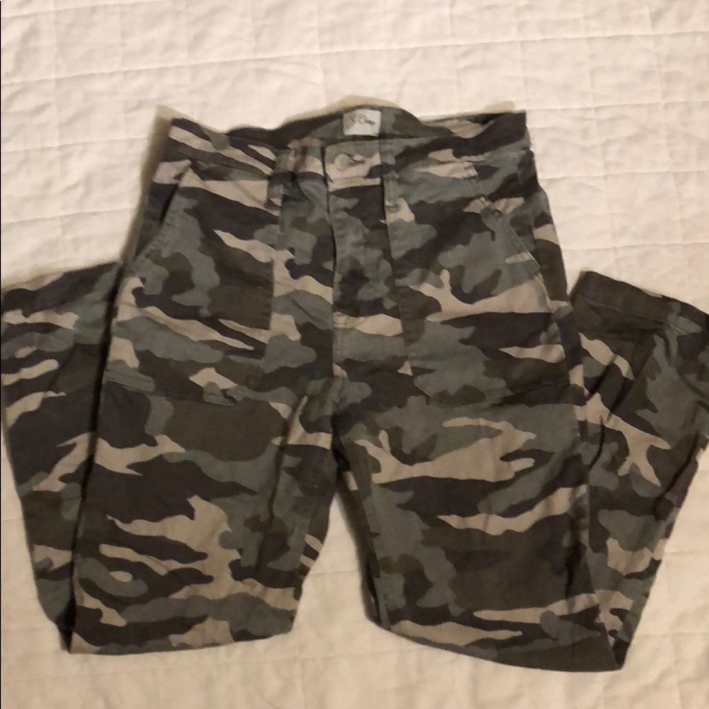 Jcrew camo straight leg crop pants, size 26